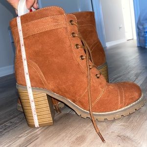 Heeled faux Suede booties new without tags size 7 1/2